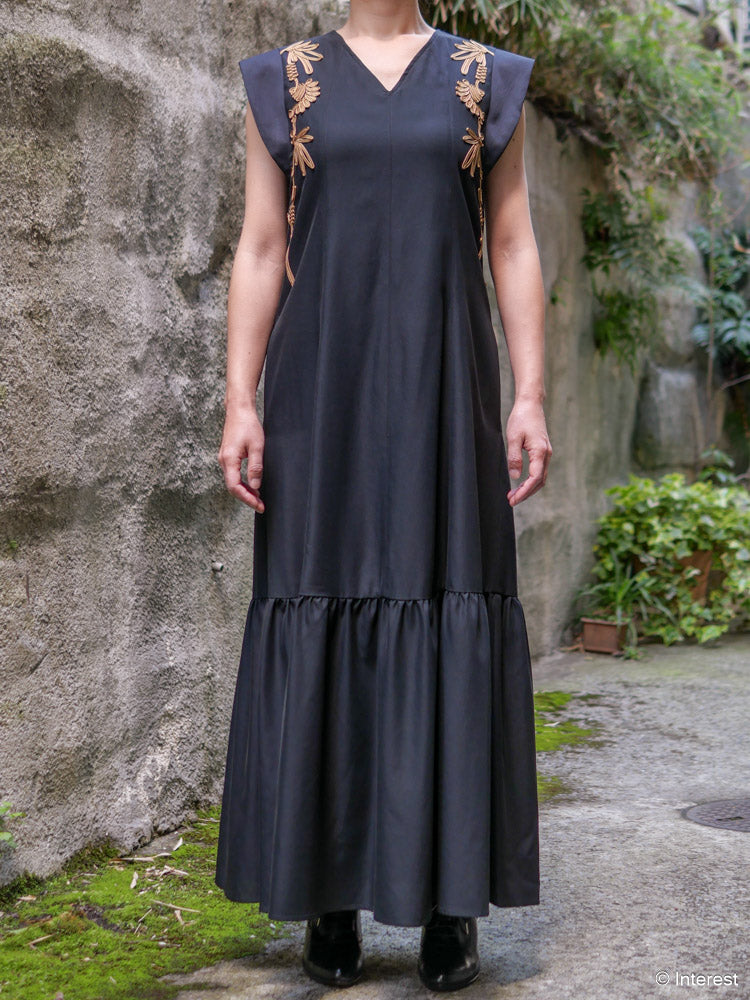 LOKITHO / コード刺繍・ロングドレス(ブラック×ゴールド